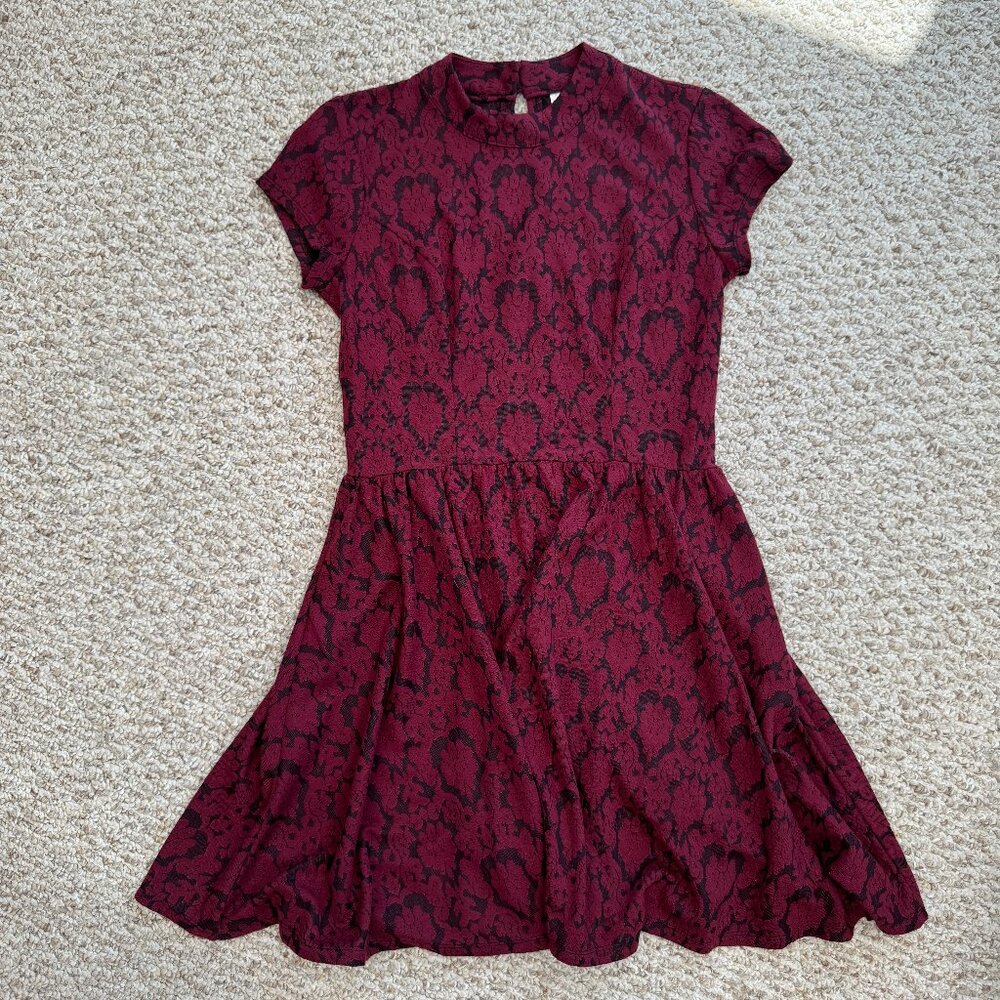 Xhilaration Womens Lace Dress Size‎ Small Burgundy Floral Cap Sleeve Whimsigoth